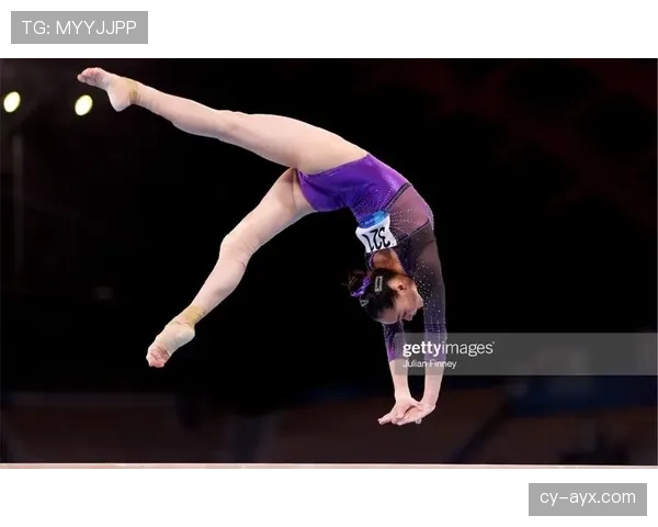 卢玉菲训练完直接啃鸡腿？这届体操姑娘的自律和放纵也太真实了